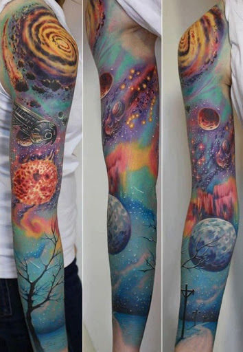 Não há realmente muito preto neste projeto, e é mais colorido do que os anteriores. Então, se você deseja uma atmosfera mais leve para sua tatuagem, este é um projeto que você gostaria de ter.