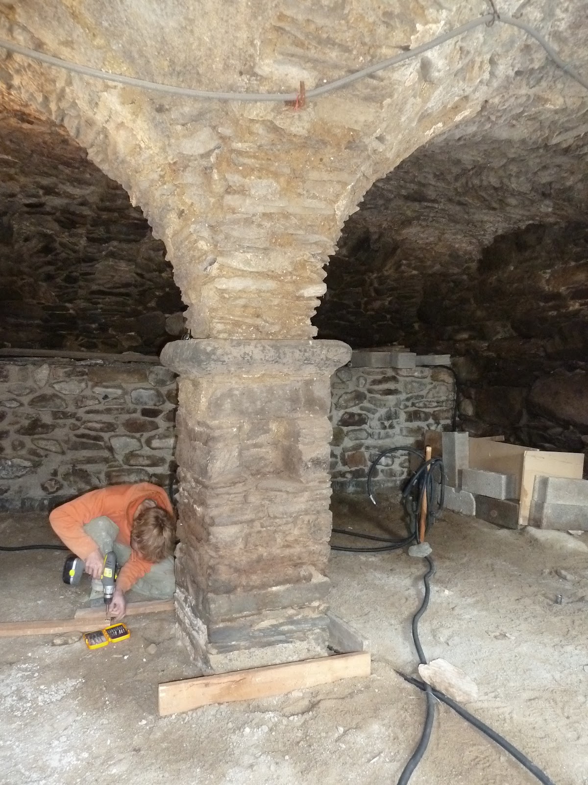 Rénovation au Thyl Dessous Ca avance dans la cave voûtée... — free download