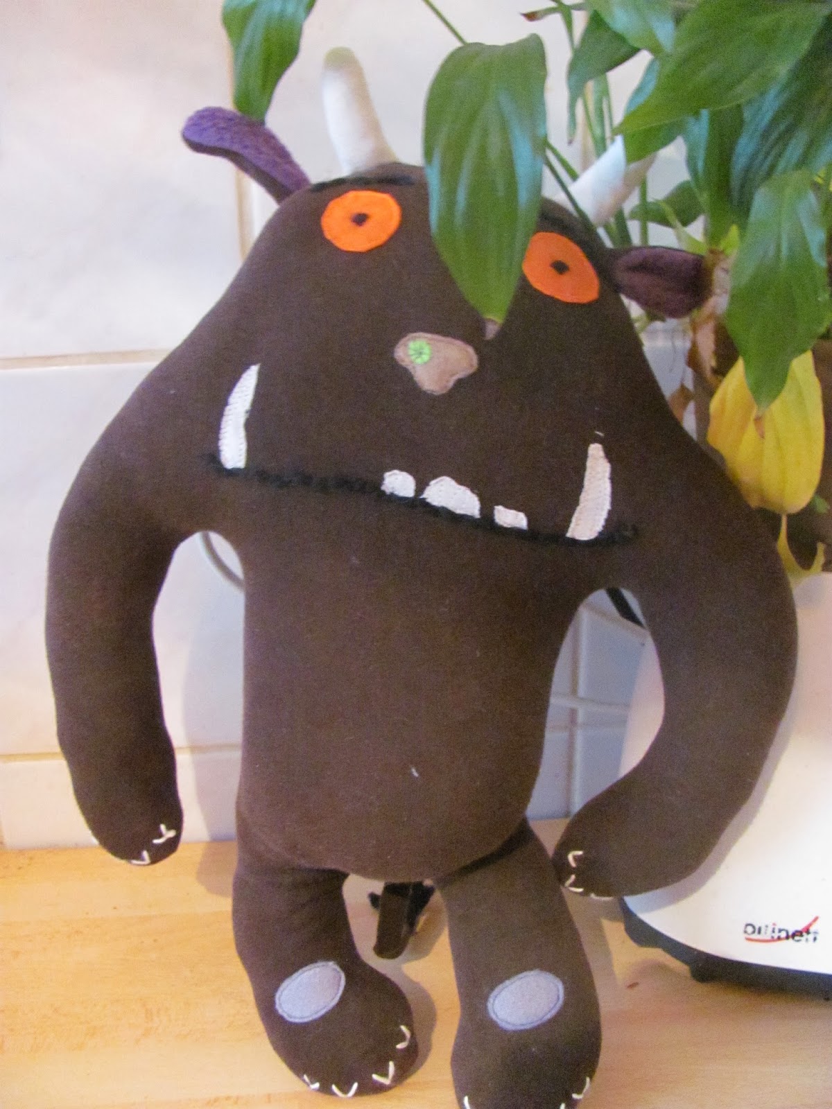 un petit coin de luzerne: petit monstre