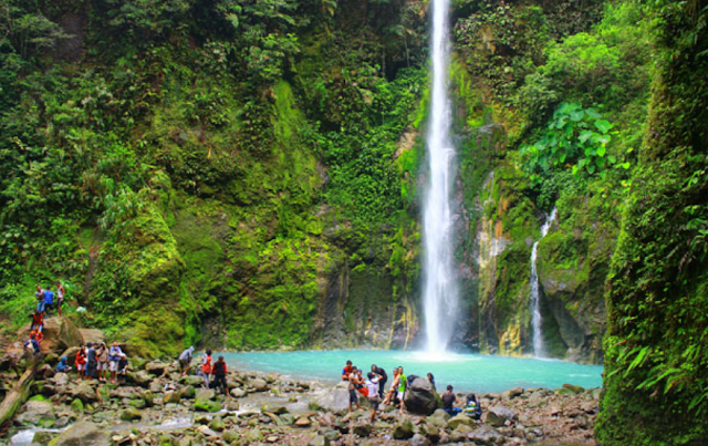 Mengenal Lebih Dalam Air Terjun Dua Warna
