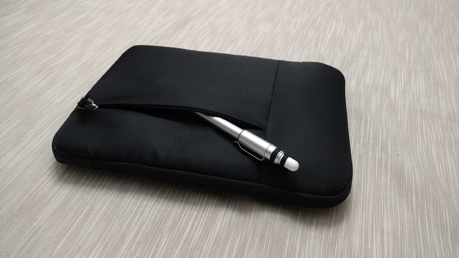 Avaliação pasta Case Logic TS110 tipo sleeve para Apple iPad Pro 10.5