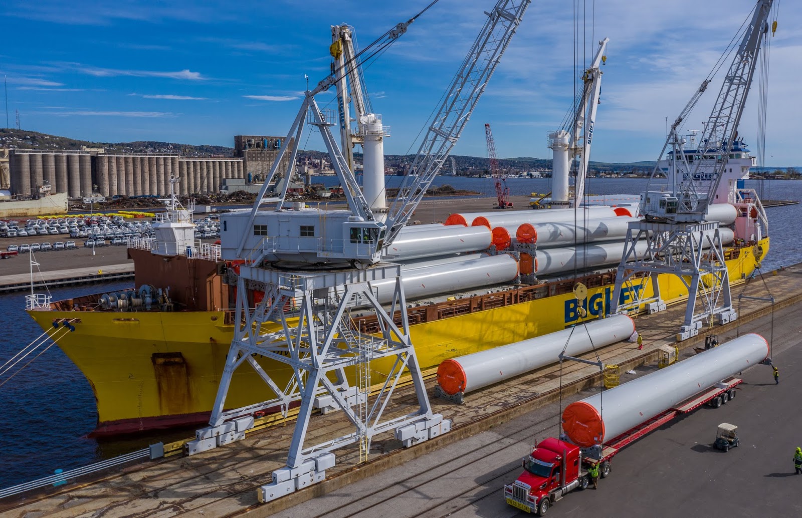 Duluth Harbor Cam Taking a load off Happy River.