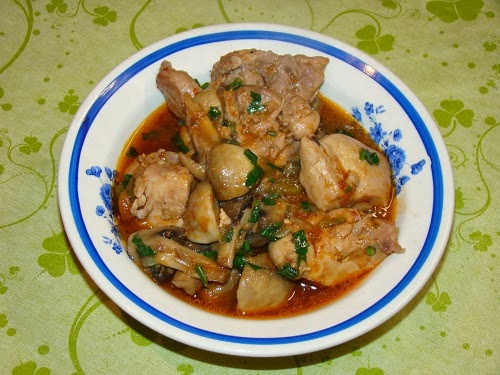 Tocanita de pui cu ciuperci si ardei gras