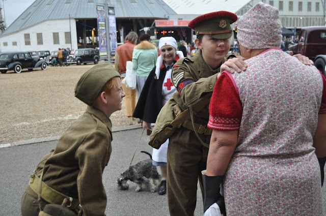 Days Out near London - Salute to the 40s at Chatham Dockyards, photos by modern bric a brac
