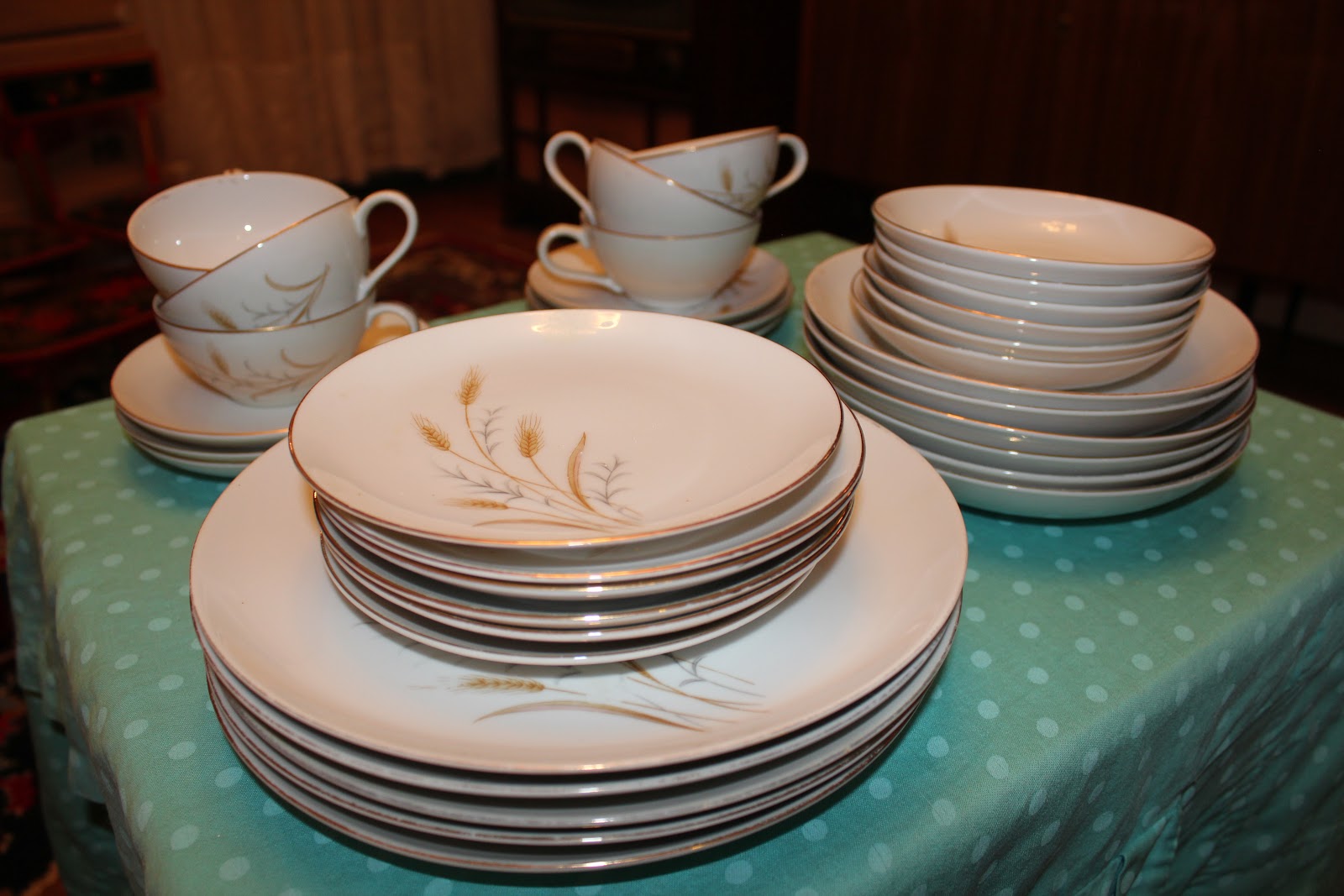 Outremont Vintage "Golden wheat" fine china (almost complete set!)