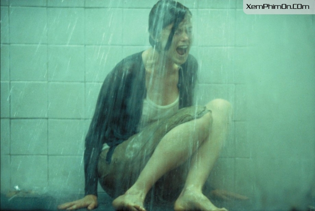 Bí Mật Dưới Nấm Mồ