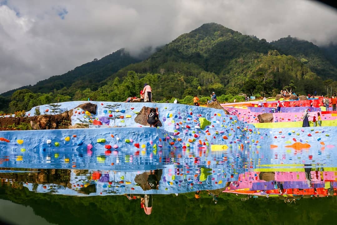 Keren Ada Wisata Bumi Pelangi Jalaksana Di Kuningan Pariwisata Sumut