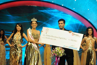 Navneet Kaur Dhillon was crowned Femina Miss India 2013