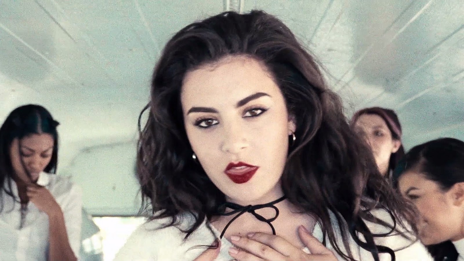 Charli xcx break the rules. Xcx sucker. Пайпер xcx. Charlie xcx guess клип. Чарли xcx бум клап.