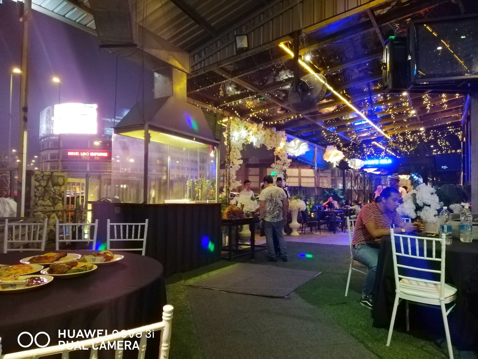 Majlis Berkonsepkan Taman Di H Garden Cafe