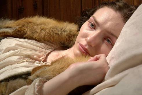 Eleanor Tomlinson as Isabel Neville