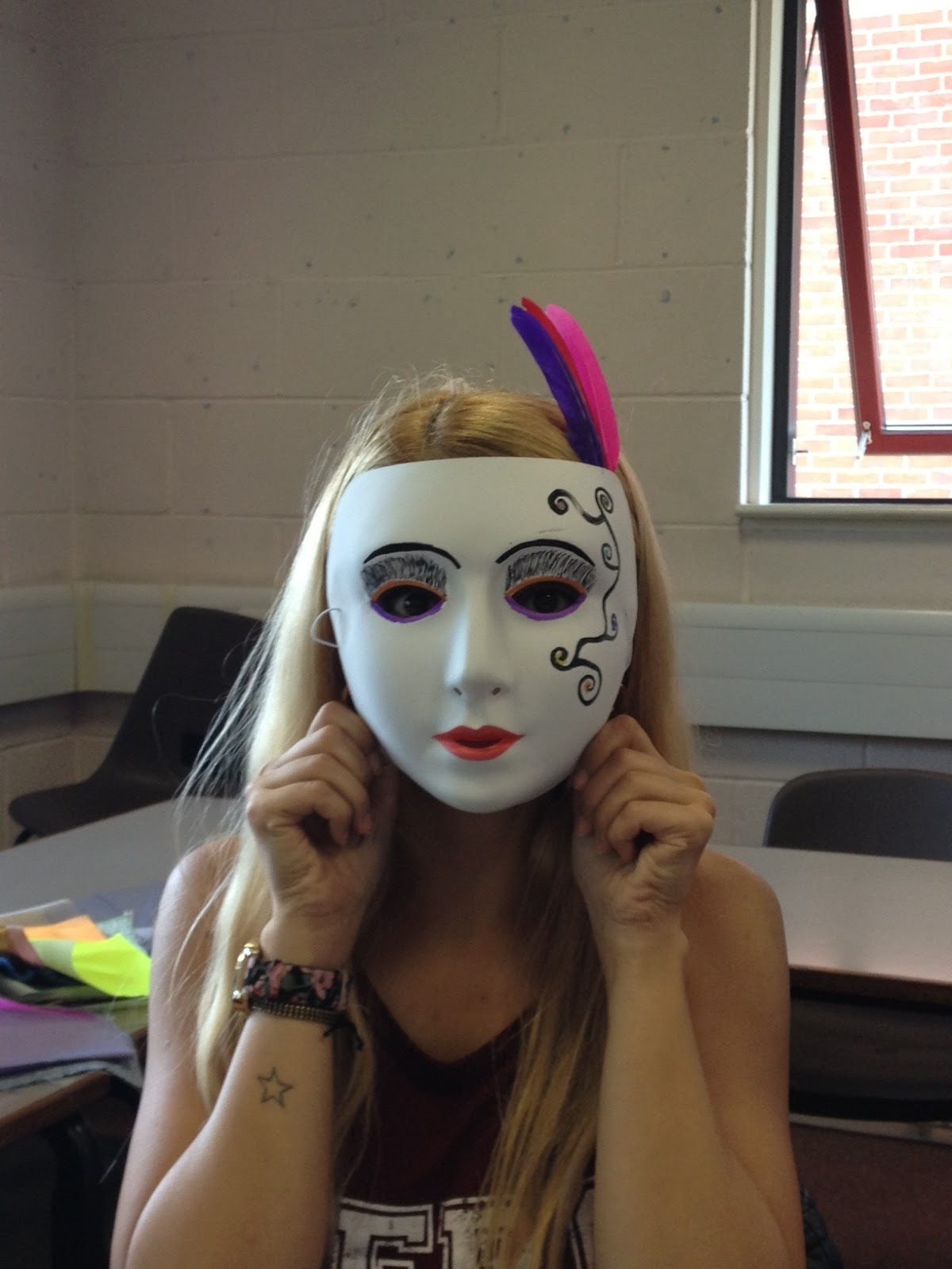 Studio Cambridge Mask Decorating