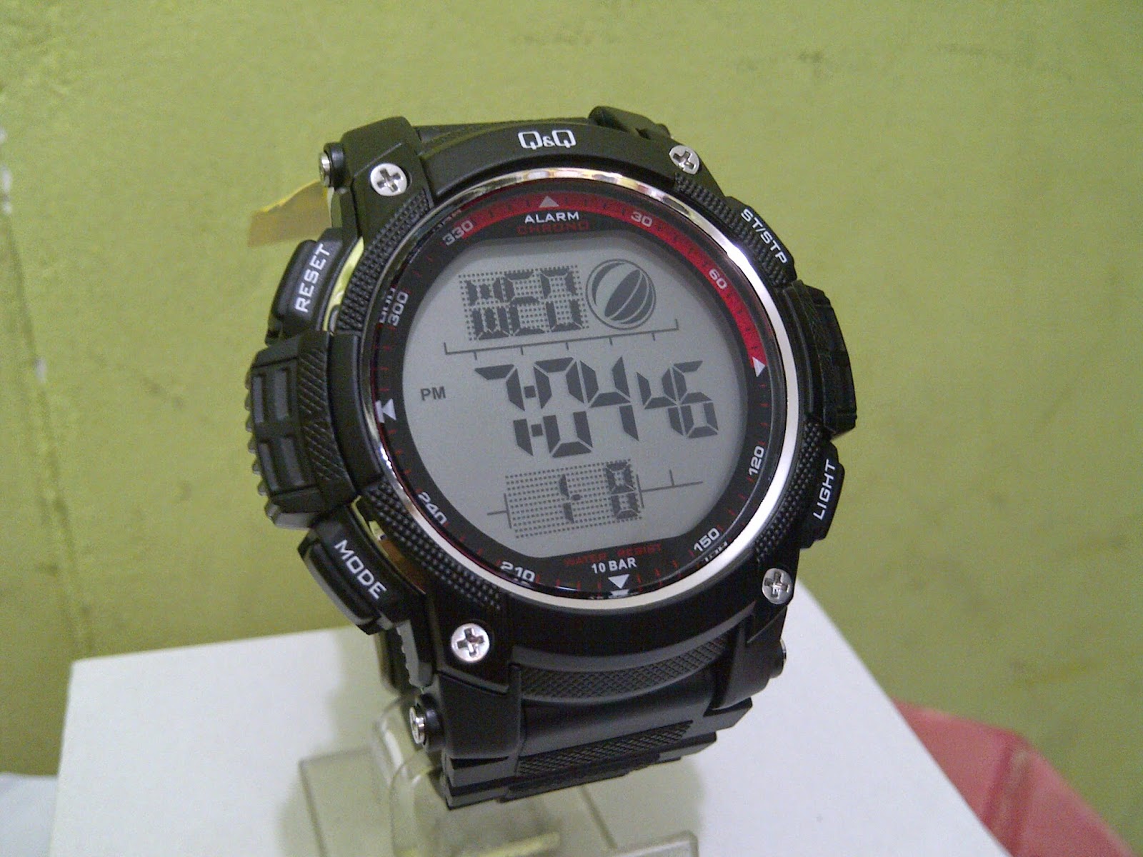 Q q точность. Q&q m010j002y. Q&q мужские q&q vr16-002. Q&q vr30-001. Q&q m119.