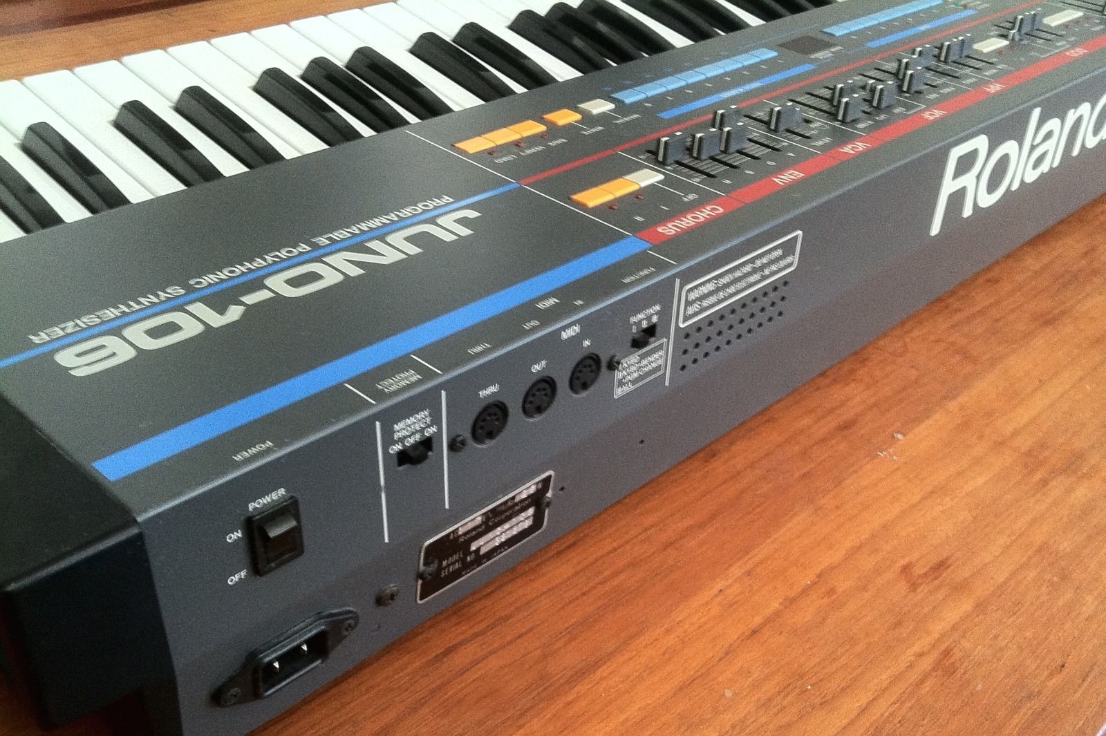 MATRIXSYNTH: Roland Juno106 SN 381878