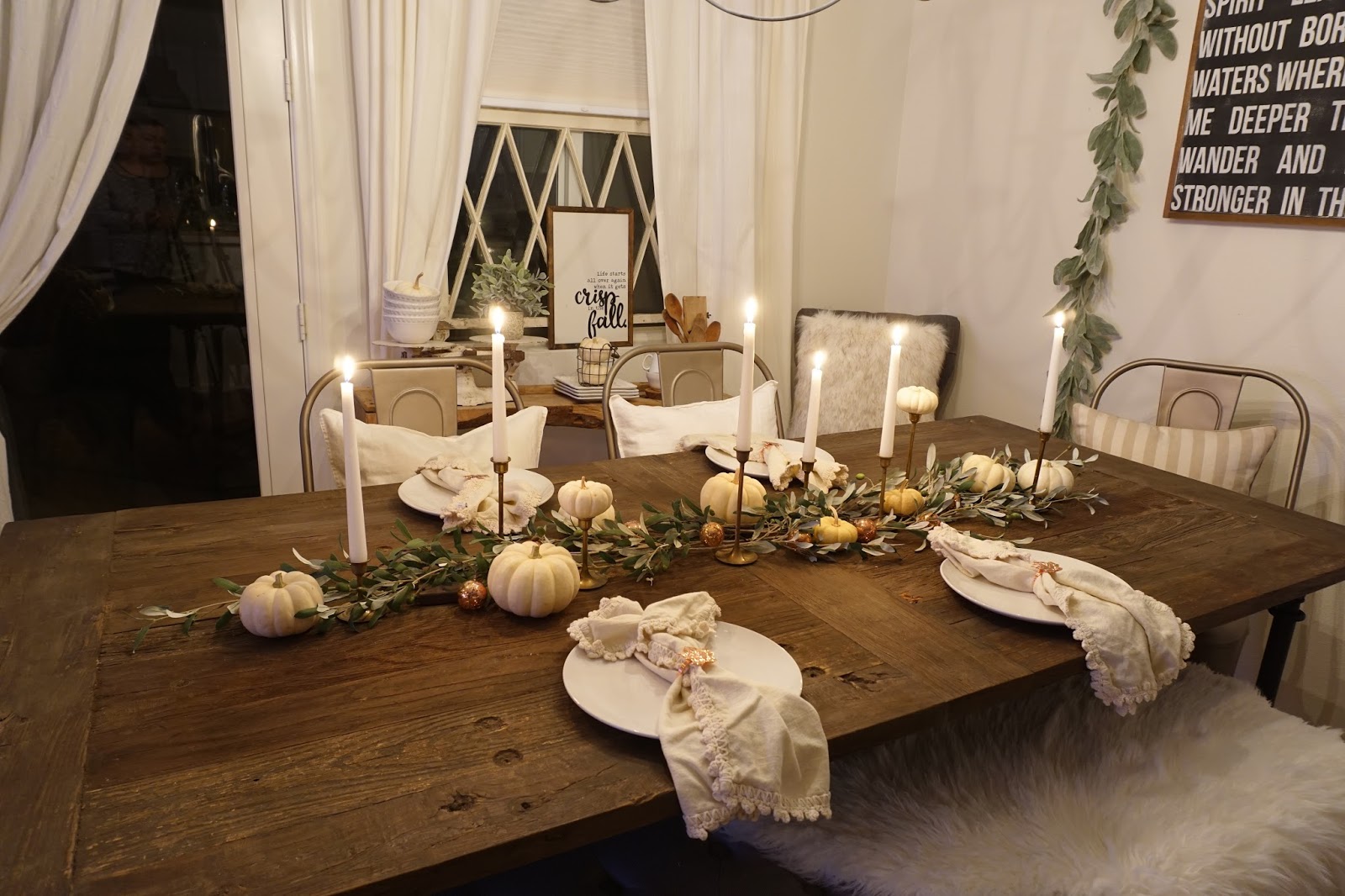 Simple Thanksgiving Table