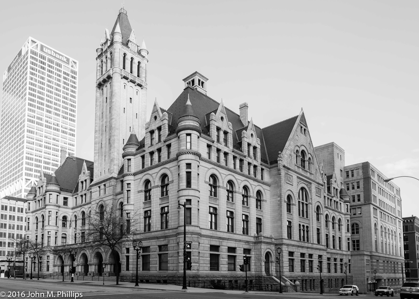 SKEPTIC PHOTO MILWAUKEE FEDERAL COURTHOUSE