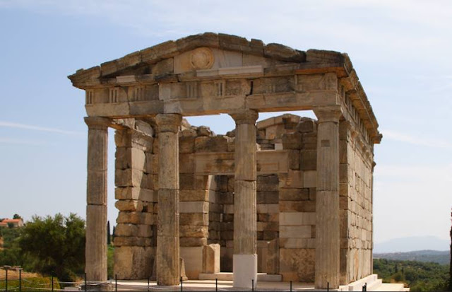 ΜΕΤΑΦΟΡΑ ΟΣΤΩΝ ΗΡΩΩΝ &ΟΙΚΙΣΤΩΝ ~ ΤΕΛΕΤΟΥΡΓΙΚΕΣ ΤΑΦΕΣ ΣΥΝΥΦΑΣΜΕΝΕΣ ΜΕ ΑΓΑΘΟΥΣ ΔΑΙΜΟΝΕΣ & ΜΑΝΤΙΚΑ ΔΡΩΜΕΝΑ  