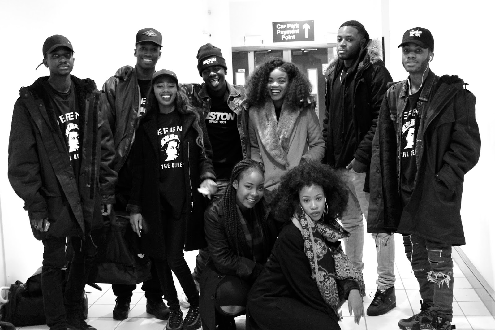 INSIDEHERBOX: Defend The Queen | DTQ | 2