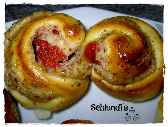 Hefegebäck mit Mandel-Grießpudding – Schlundis