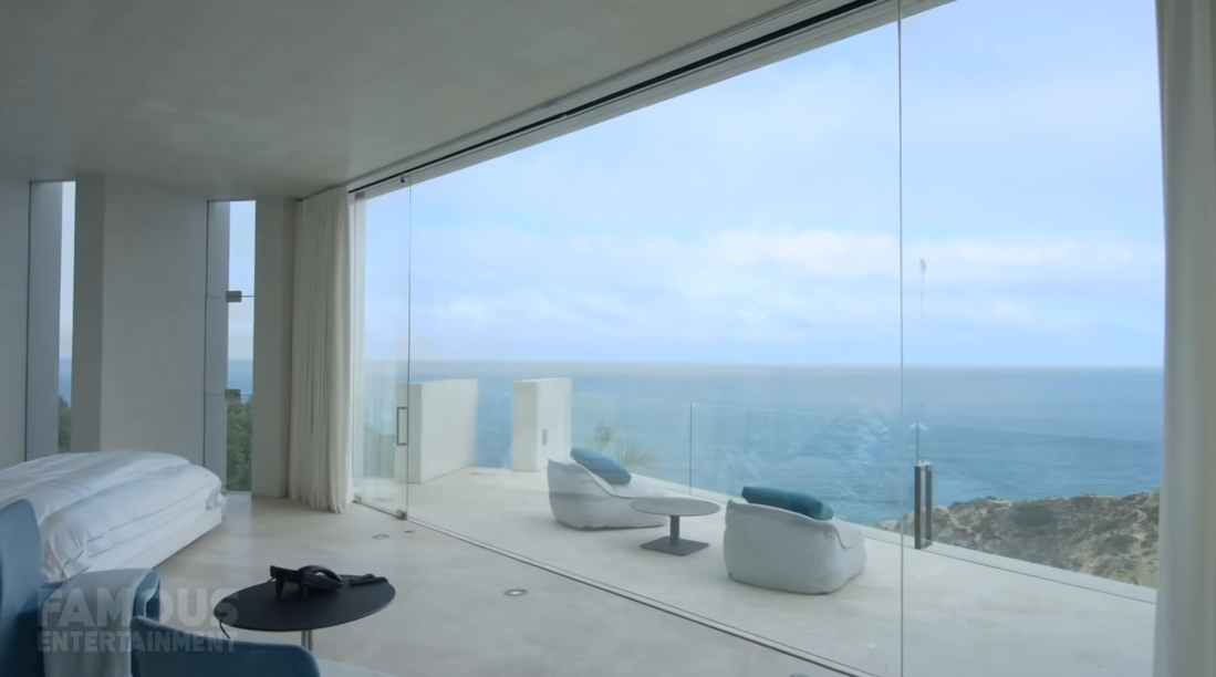 59 Interior Design Photos vs. Alicia Keys & Swizz Beats $20.8 Million Razor Luxury Mansion Tour