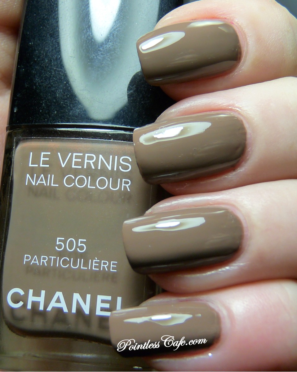 Pointless Cafe: Nail of the Day: Chanel Particulière #505