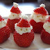 Idea: Frutillas con crema estilo Papa Noel! :)