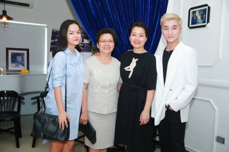 Son Tung dep nhu nam than tai Thu do - Anh 6