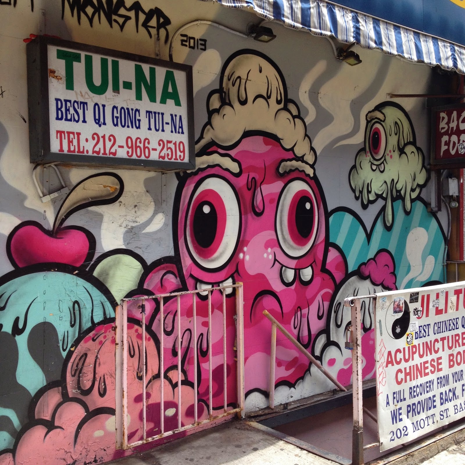 Graffiti Collection Ideas Graffiti Letter In Bogota Street Wall