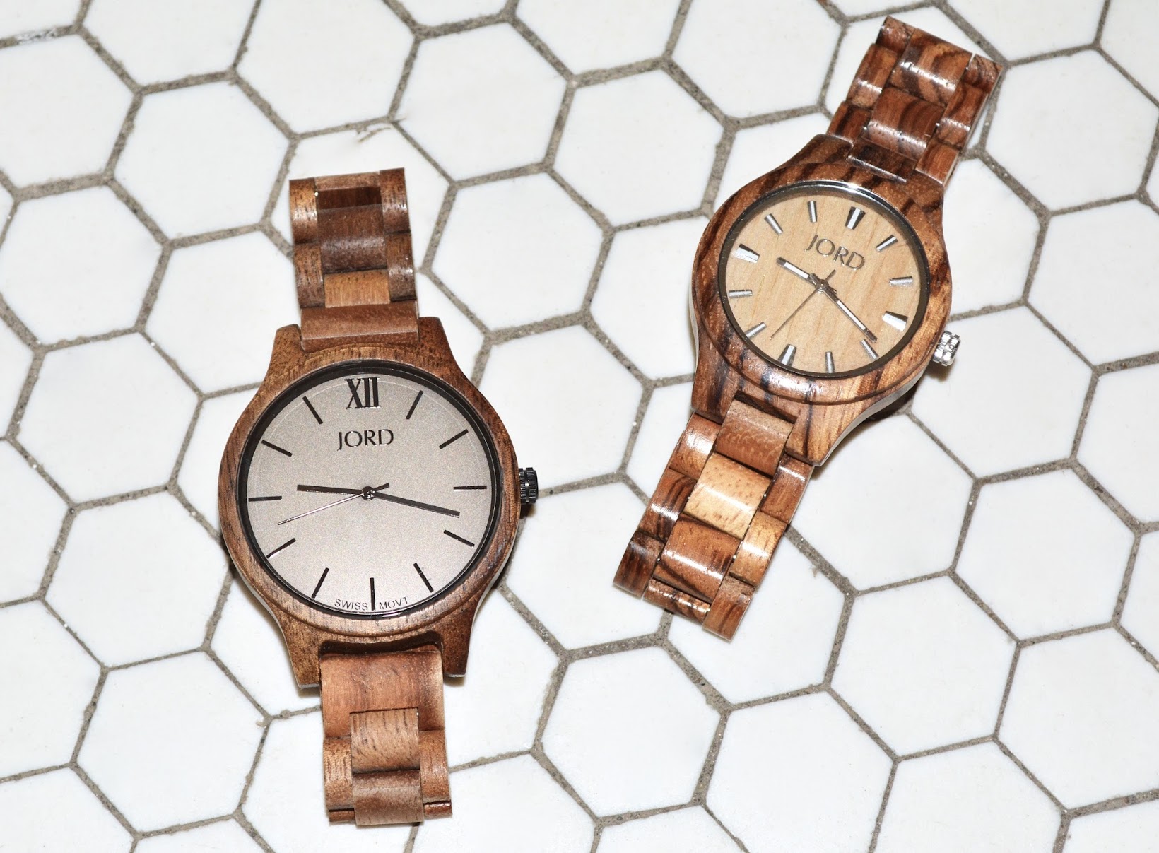 Jord Wood Watches, relojes de madera, reloj de Madera Jord , Jord, Jord Watch, reloj Jord, relojes Jord, reloj Zebra & Maple, Zebra & Maple watch, Frankie Koa & Ash watch, reloj Frankie Koa & Ash, sorteo, giveaway, Chicago blogger, bloguera de Chicago, Latina blogger, bloguera latina, bilingual blogger, bloguera bilingüe, striped shirt, Coldwater Creek shirt, camisa de rayas, Zara ripped boyfriend jeans, vaqueros boyfriend de Zara, ombre hair, tenido ombre, bloguera, Chicago style blogger, Chicago fashion blogger, bloguera de moda, clutch de ante, grey suede clutch, silver heeled sandals, sandalias plateados, vaqueros rotos de Zara, Zara jeans, 