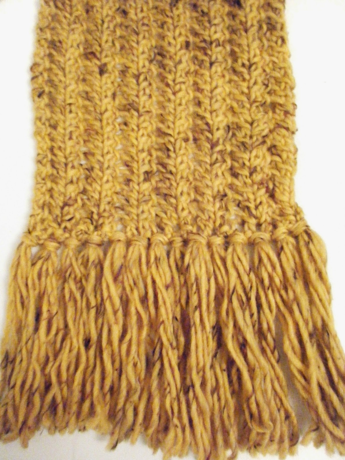 La souris aux petits doigts Le colonel Moutarde dans la cuisine avec le chandelier!