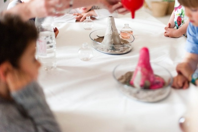 erupcion-volcan-fiesta-dinosaurios