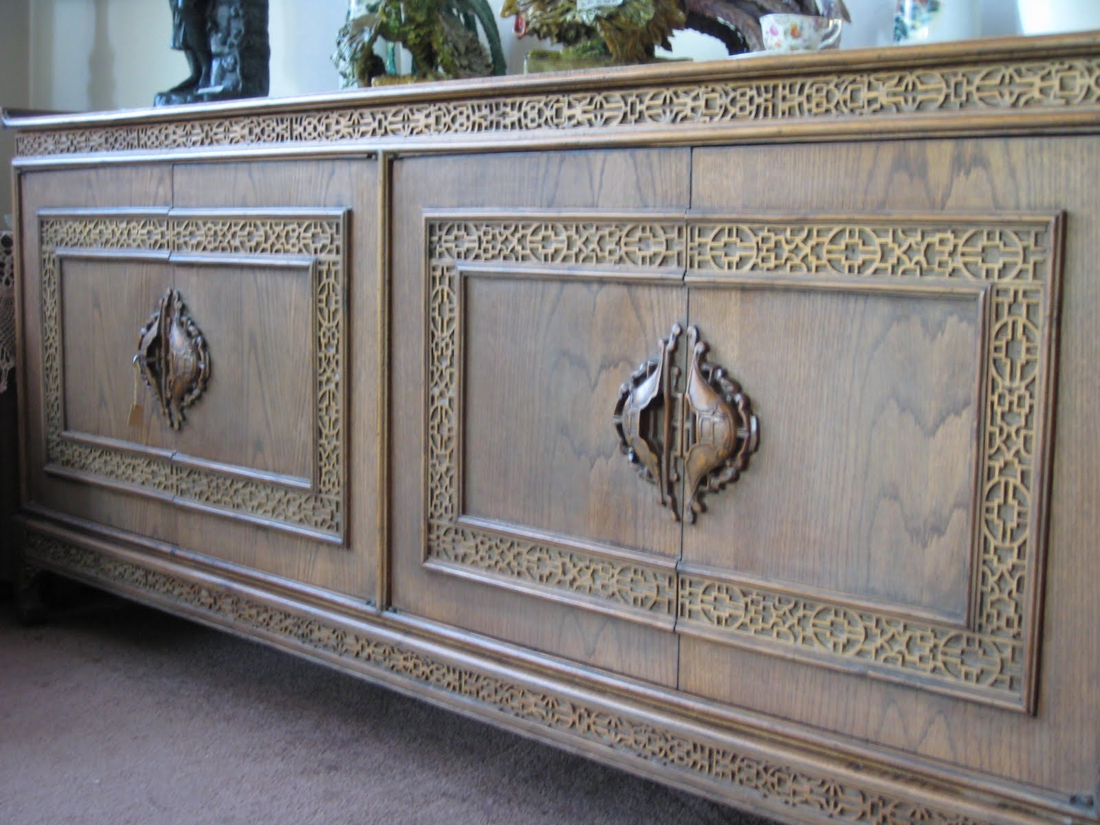 Venta de muebles: Venta de muebles, adornos, loza, copas, plaqué