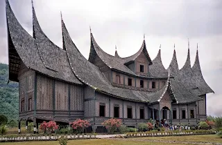 rumah adat sumatera barat