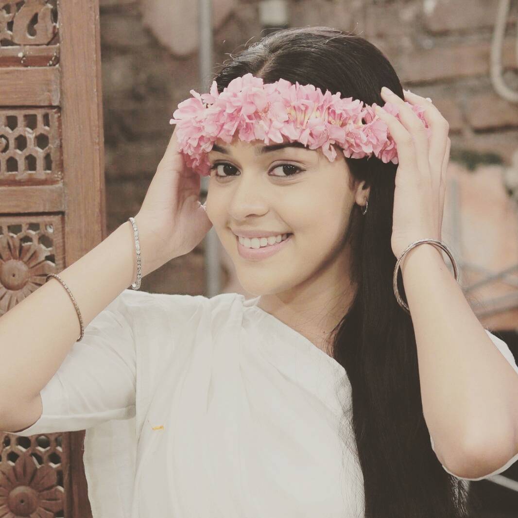 Eisha Singh hd Images|Pictures|Wallpapers - Actress World