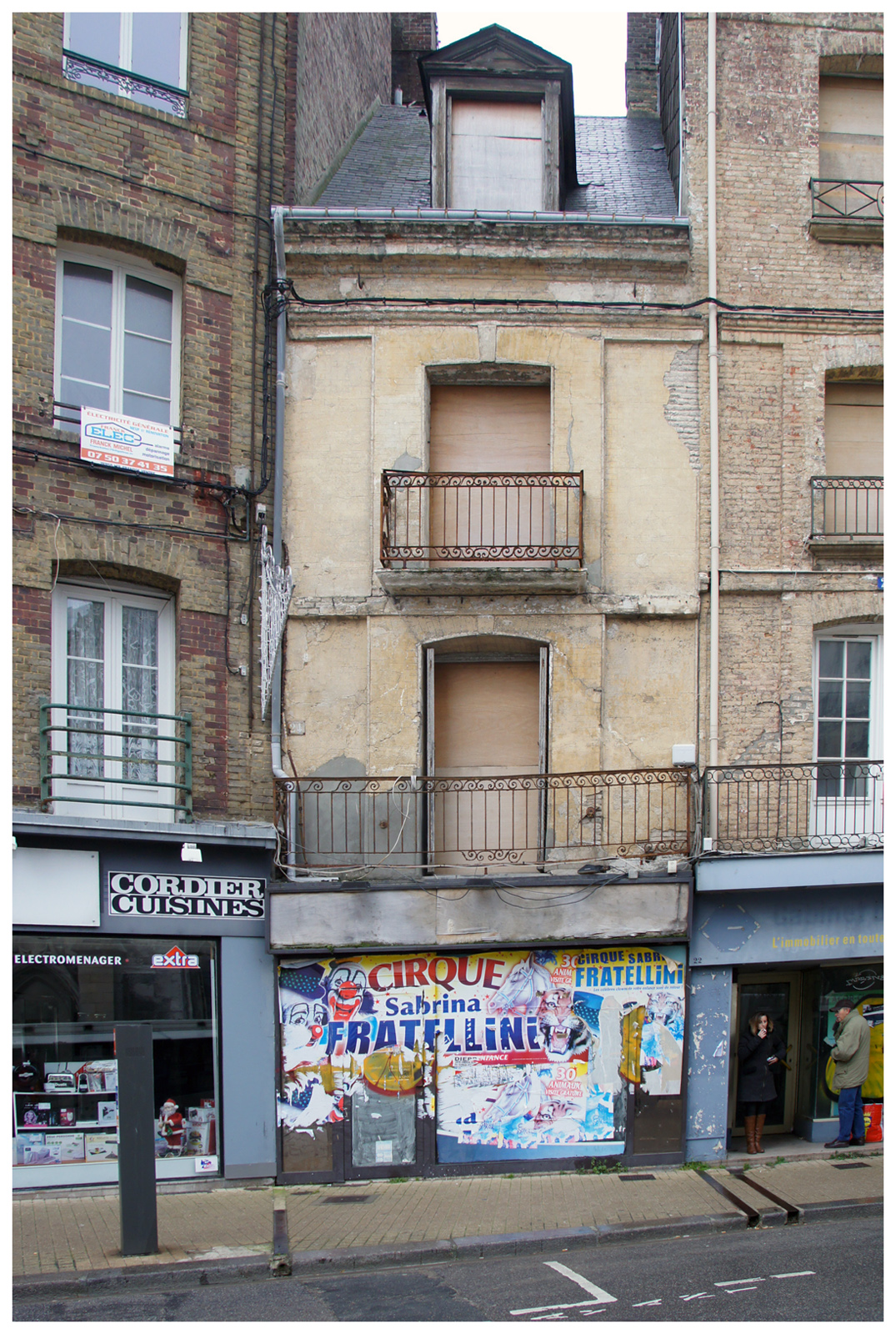 CERGIPONTIN L'Affiche the Sign