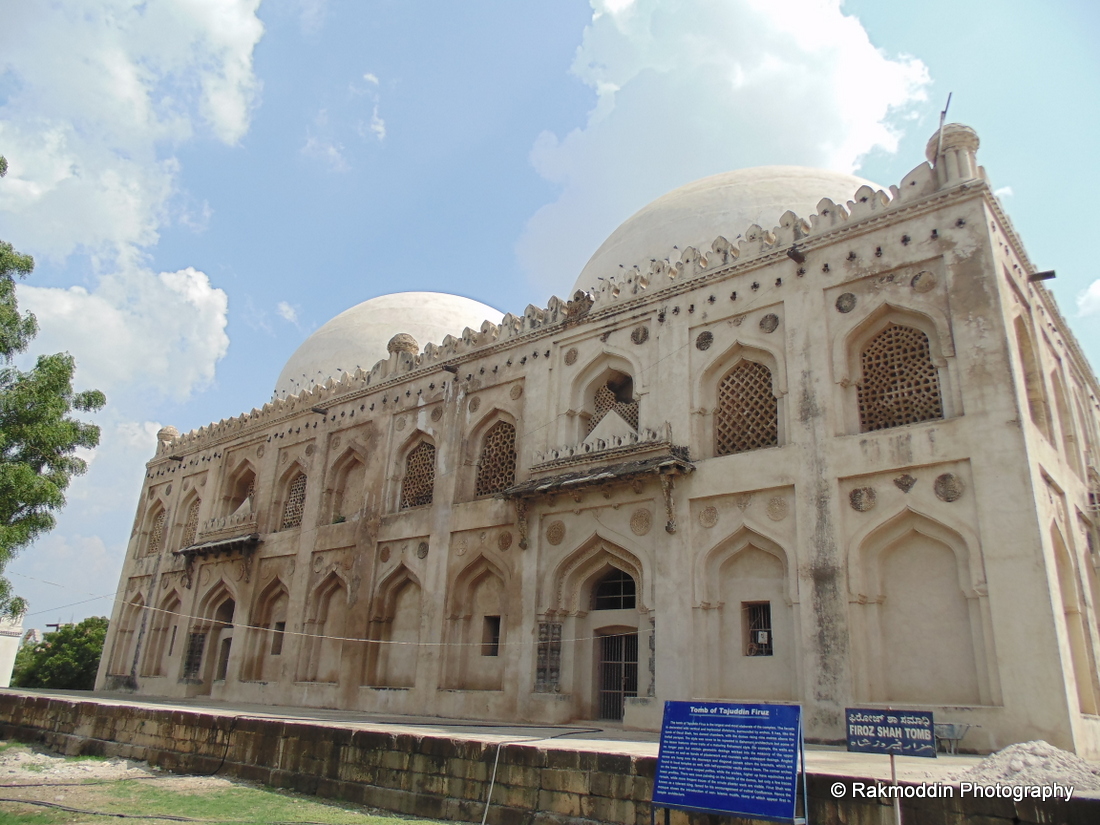 Haft Gumbaz - Gulabrga | Islamic Architecture in India
