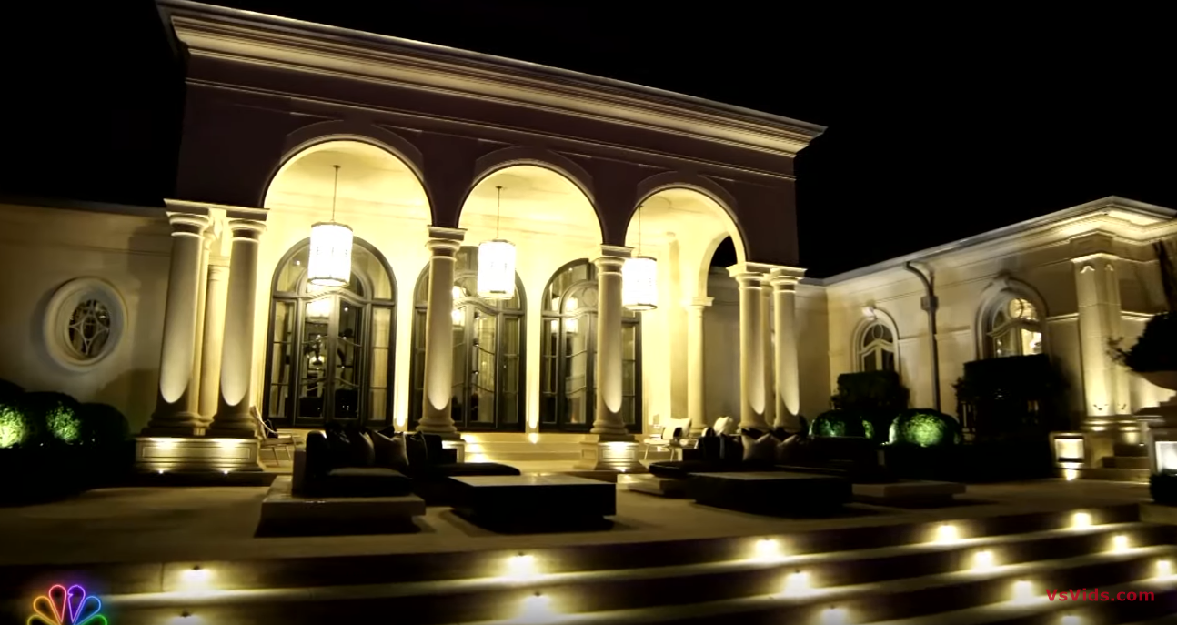 20 Photos vs. Inside Drake’s $100M Mega-Mansion Designer’s GIANT House | Secret Lives Of The Super Rich 20 Photos vs. Inside Drake’s $100M Mega-Mansion Designer’s GIANT House | Secret Lives Of The Super Rich