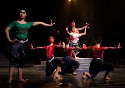 Karya Sophiline Cheam Shapiro dalam Fire! Fire!Fire! - teraSeni Karya Sophiline Cheam Shapiro dalam Fire! Fire!Fire! - teraSeni