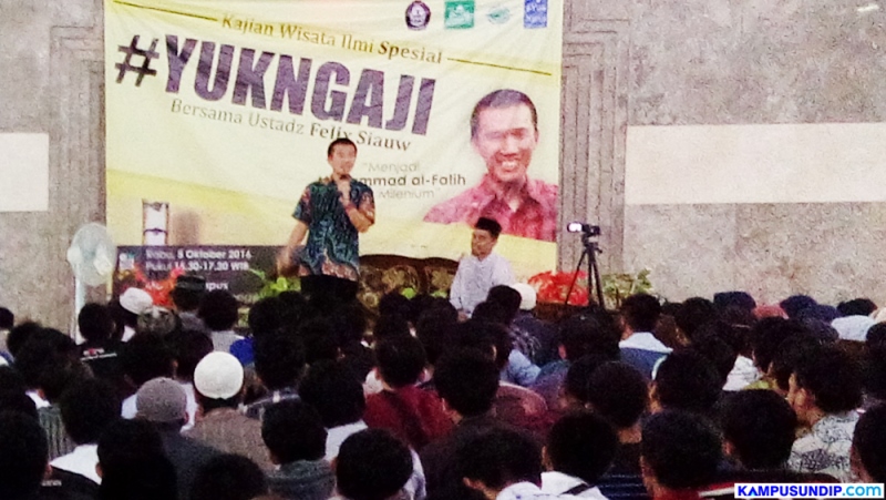 Felix Siauw Ceramah Masjid Kampus Undip Dipadati Ribuan Jama Ah Kampusundip Com Felix Siauw Ceramah Masjid Kampus Undip Dipadati Ribuan Jama Ah Kampusundip Com