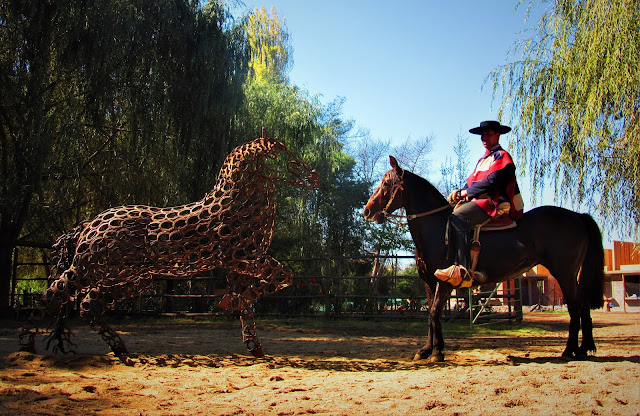 Chilean horse sculpture