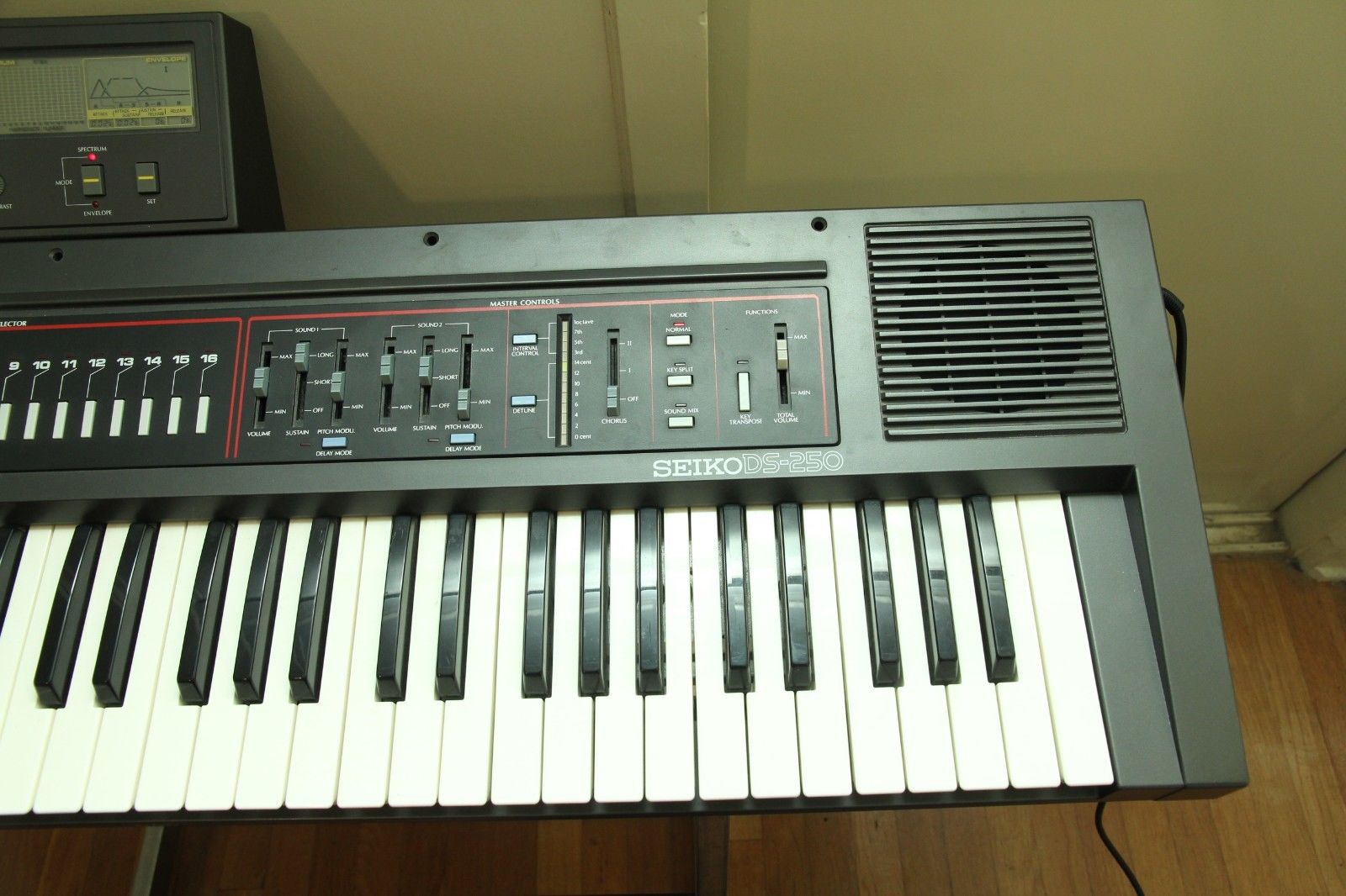 MATRIXSYNTH Seiko DS250 Digital / Additive Synth Keyboard + Seiko DS