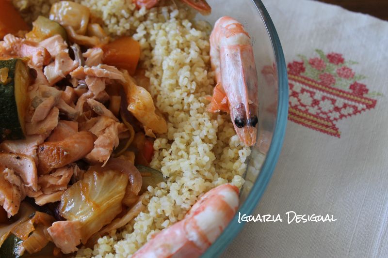 Bulgur com Salmão e Camarão Salada+Bulgur
