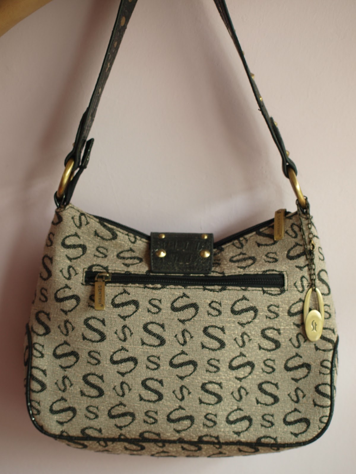 Ravishing Clothes!: Handbags for Sale!