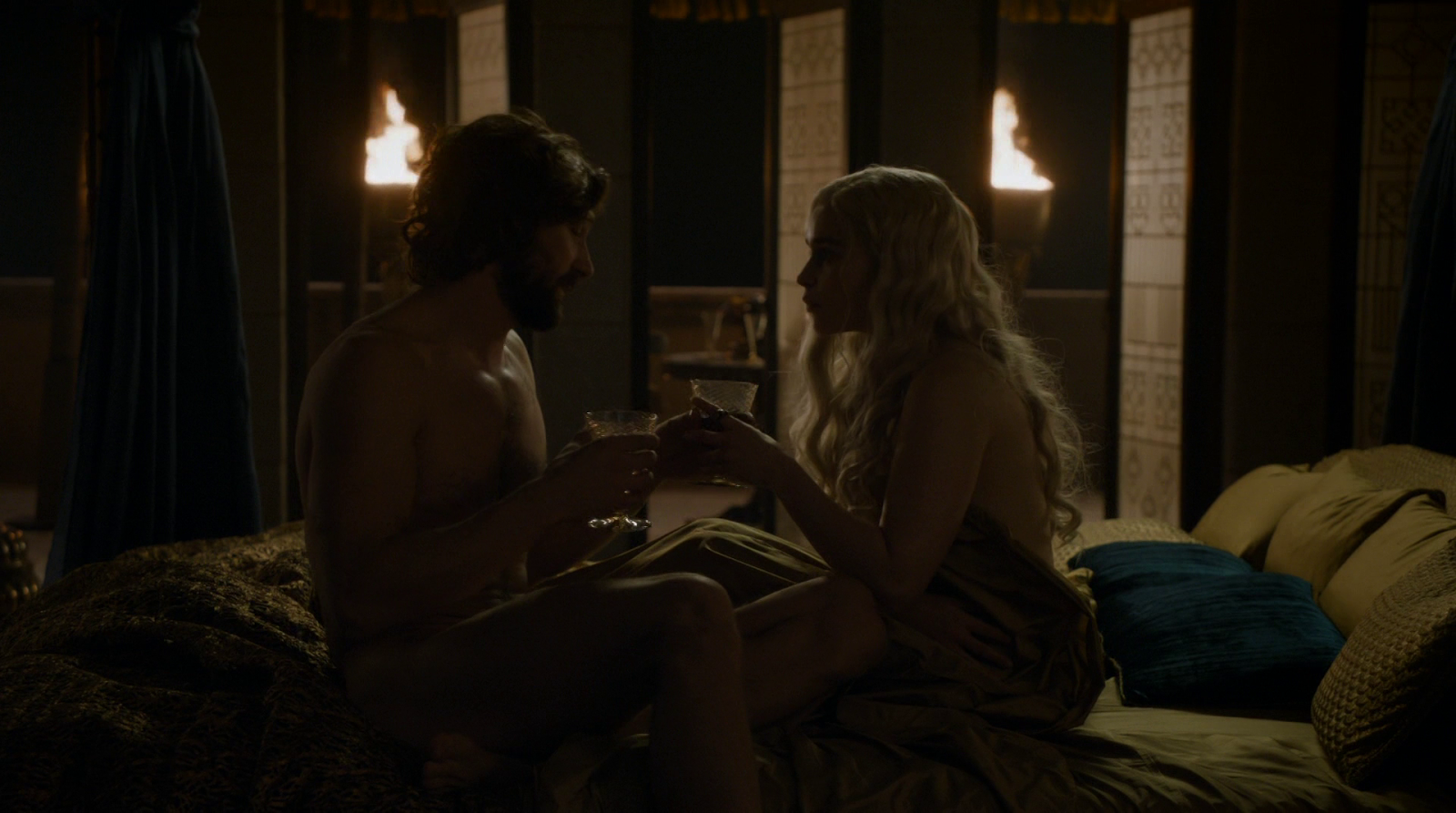 Michiel Huisman naked bum in Game Of Thrones S05E01! 