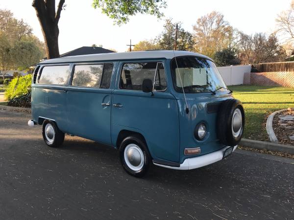 Dove Blue 1968 Volkswagen Bus | vw bus wagon