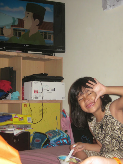 5 Alasan Menginginkan SHARP AQUOS Crystal