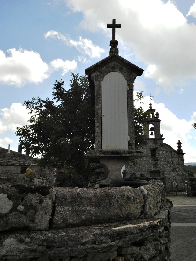 iglesia-santa-eulalia-de-boveda-lugo-camino-de-santiago-primitivo-womantosantiago