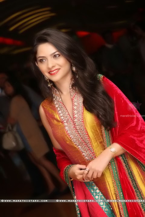 Sonalee Kulkarni Marathi Actress Photos Biography Wallpapers ~ Celebrity Gossips