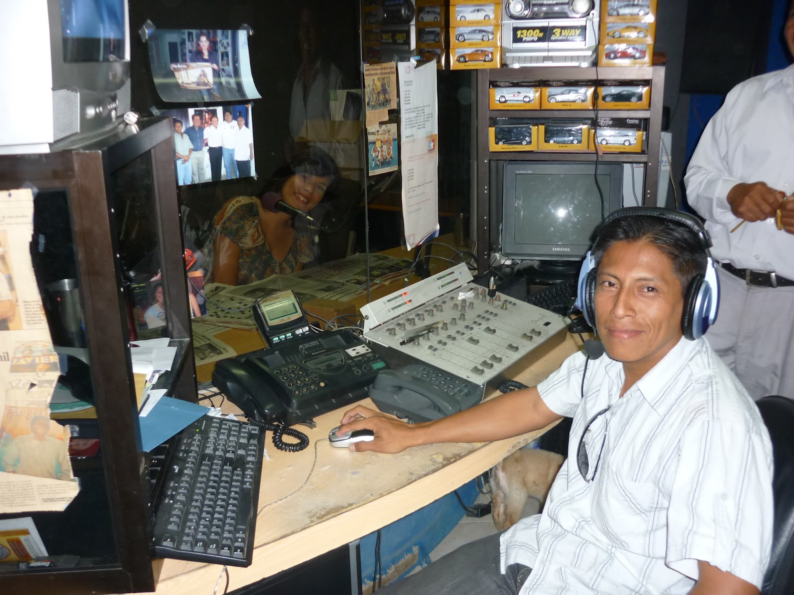 Angel Suárez PRACTICAS RADIO CARAVANA 88.7 FM