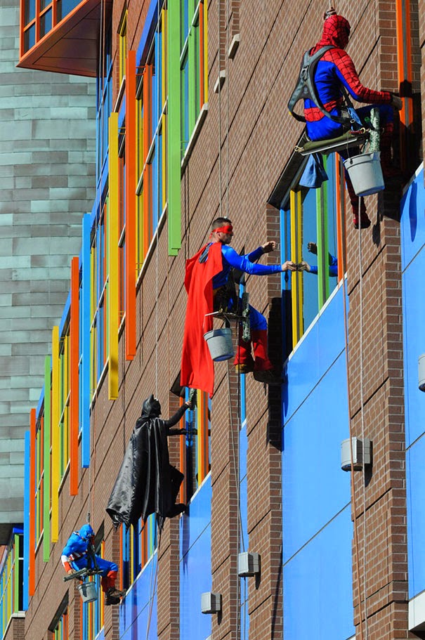 20+ Photos That Will Restore Your Faith In Humanity - Workers From Memphis Cleaning Company Dress Up As Superheroes To Cheer Up Patients At Children's Hospital In Le Bonheur